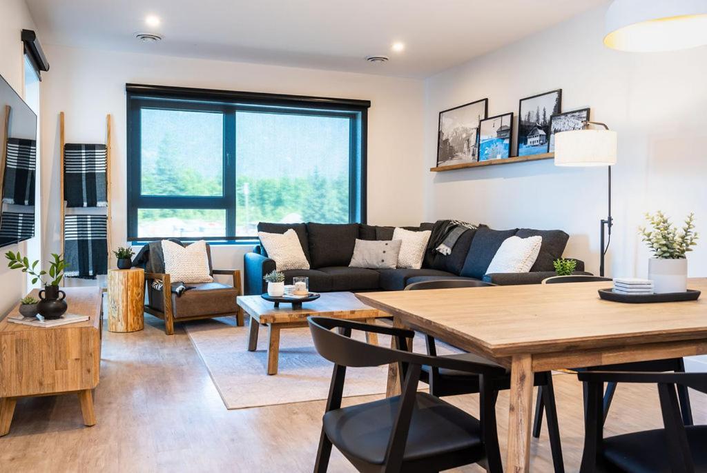 Appartamento Ghost Peak By Revelstoke Vacations Esterno foto